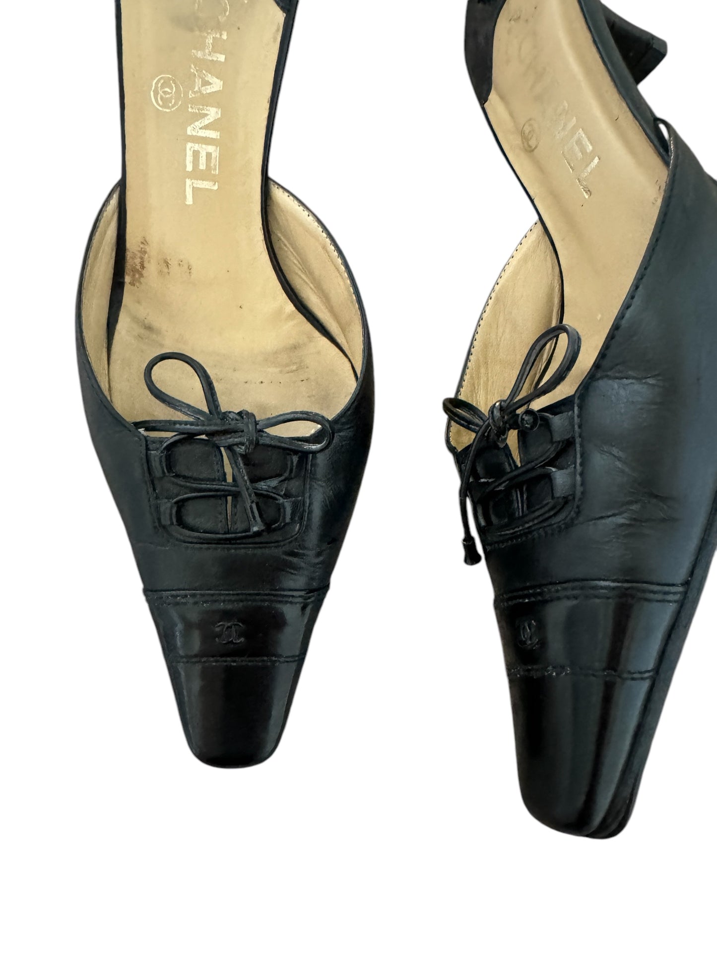 CHANEL BLACK LOGO KITTEN HEELS IT 37 C