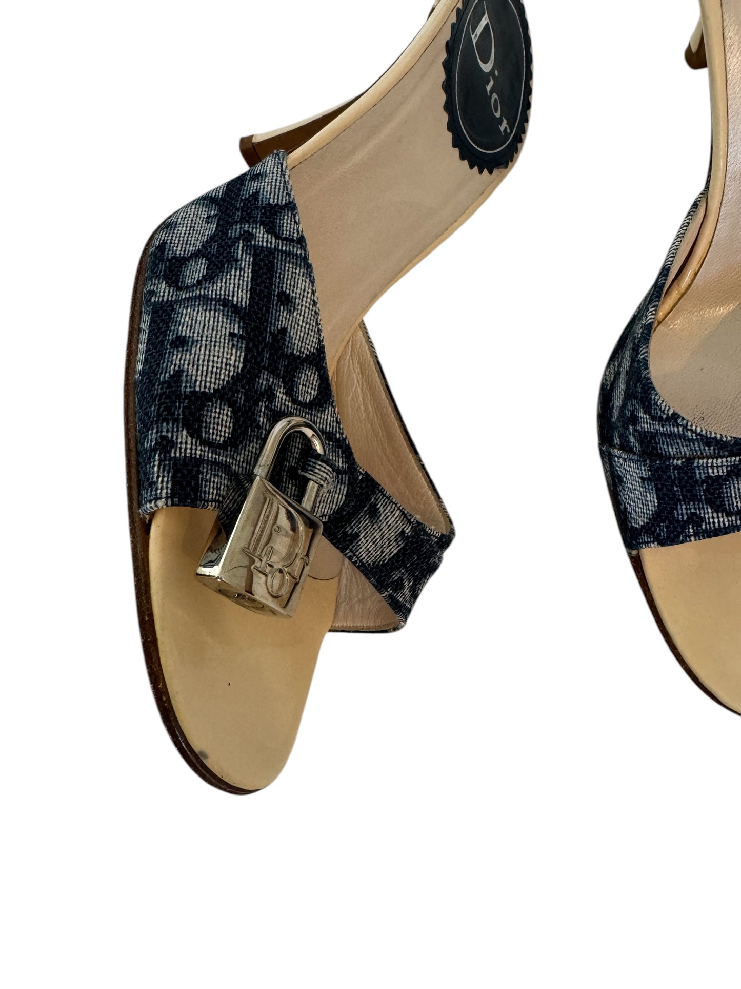 CHRISTIAN DIOR LOCK AND KEY HEELS IT 37
