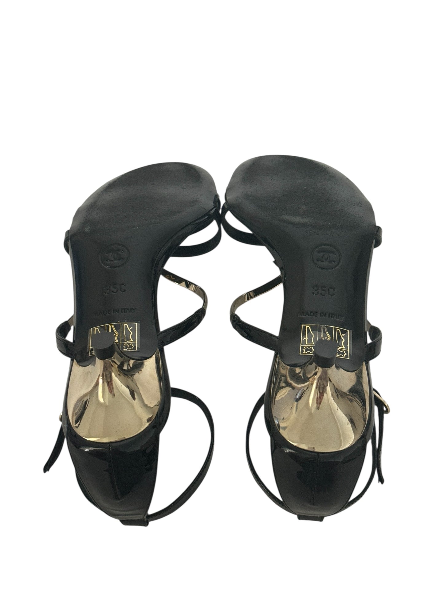 CHANEL LOGO CHARM PATENT LEATHER HEELS IT 35 C