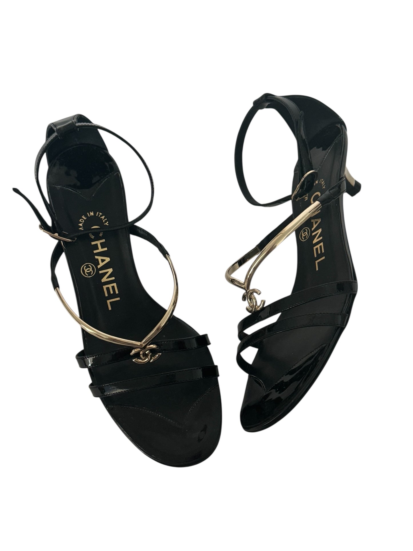 CHANEL LOGO CHARM PATENT LEATHER HEELS IT 35 C
