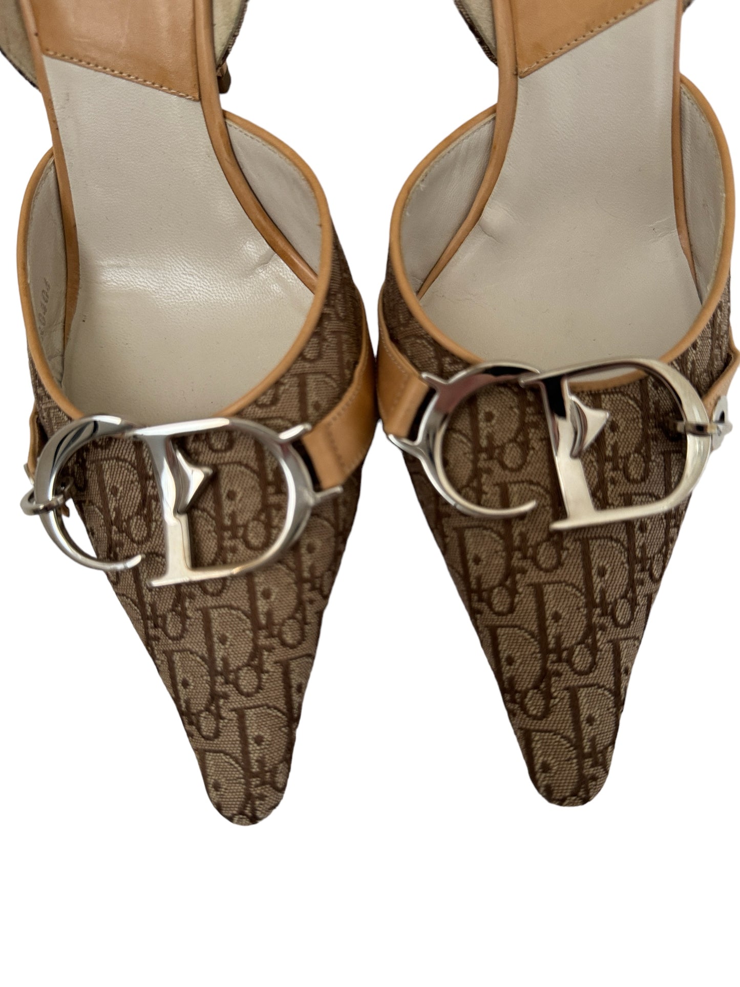 CHRISTIAN DIOR CD CHARMS LOGO PUMPS IT 37