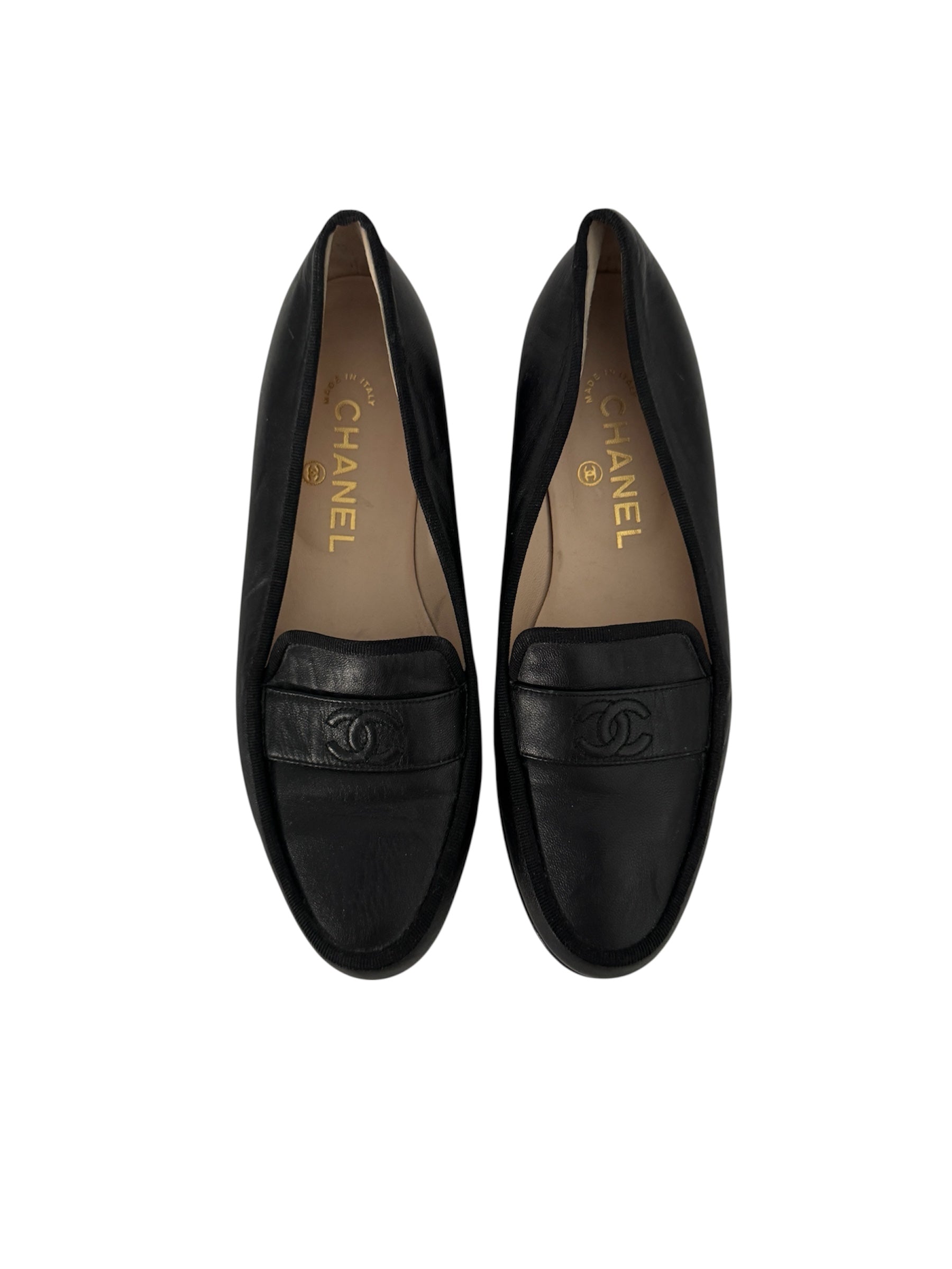 CHANELローファー37.5 CHANEL INTERLOCKING CC LOGO LOAFERS IT 37.5 – A Lucky Girl