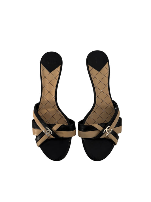CHANEL BLACK AND NUDE CROSS-STRAP KITTEN HEELS IT 36.5